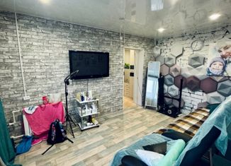 2-ком. квартира на продажу, 48.5 м2, городской посёлок Сиверский, Заводская улица, 7к1К