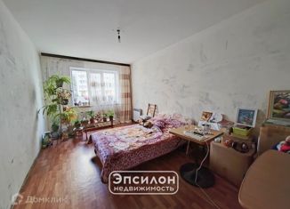 Продам 3-ком. квартиру, 80.87 м2, Курская область, проспект Вячеслава Клыкова, 15