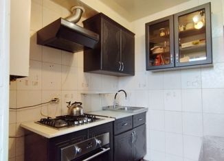 Двухкомнатная квартира на продажу, 45 м2, Нальчик, улица Комарова, 1, район Стрелка