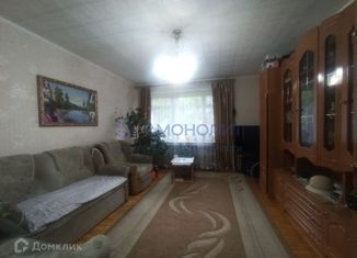 Продаю четырехкомнатную квартиру, 76 м2, Новочебоксарск, улица Строителей, 42