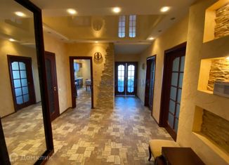 Продам 3-комнатную квартиру, 100 м2, Нижний Новгород, бульвар Мира, 17А, метро Стрелка