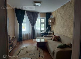 Продаю 3-комнатную квартиру, 68.8 м2, посёлок городского типа Излучинск, Молодёжный переулок, 6
