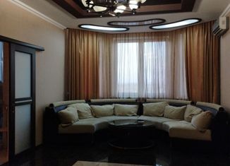 Сдается трехкомнатная квартира, 113.4 м2, Оренбург, улица Маршала Жукова, 3