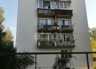 Продаю четырехкомнатную квартиру, 57.8 м2, Меленки, улица Конышева, 2