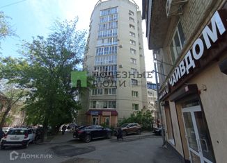 Продается трехкомнатная квартира, 85 м2, Саратов, улица имени И.В. Мичурина, 107