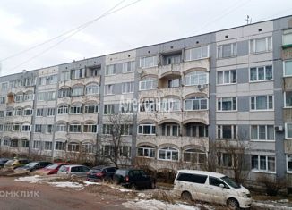Продам 4-комнатную квартиру, 74 м2, Ленинградская область, 2-я Южная улица, 2
