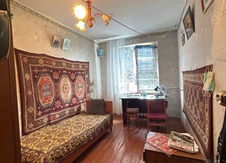 Продаю 2-комнатную квартиру, 48 м2, поселок городского типа Мирный, Школьная улица, 2