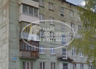 Продаю 2-ком. квартиру, 45.4 м2, Лысьва, улица Ленина, 44