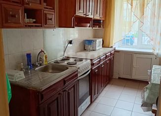 Сдаю 3-комнатную квартиру, 60 м2, Тобольск, улица Знаменского, 18