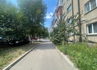 Продаю трехкомнатную квартиру, 65 м2, Владикавказ, Московская улица, 5