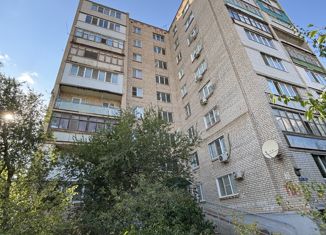 Продается 2-комнатная квартира, 43 м2, Элиста, 4-й микрорайон, 18, 4-й микрорайон