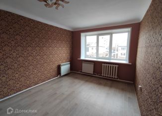 Продается 3-комнатная квартира, 52 м2, Хакасия, улица Луначарского, 32
