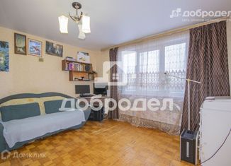 Продается 3-ком. квартира, 58 м2, Екатеринбург, улица Серафимы Дерябиной, 17, Верх-Исетский район