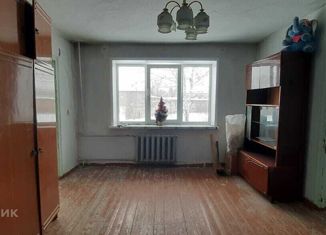 3-комнатная квартира на продажу, 46.7 м2, Артёмовский, улица Крылова, 97