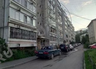 Продам 3-ком. квартиру, 82.4 м2, Екатеринбург, улица Бахчиванджи, 13, метро Площадь 1905 года