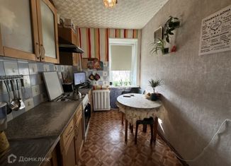 Продаю 3-ком. квартиру, 58 м2, Боровичи, Сушанская улица, 19