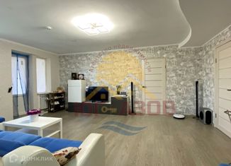 Продаю двухкомнатную квартиру, 80 м2, станица Курчанская, улица Кирова, 101А