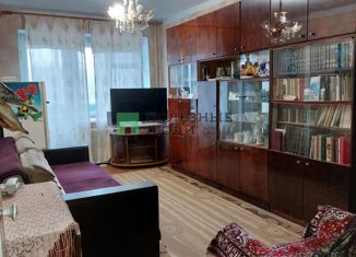 Продается 3-комнатная квартира, 65.7 м2, Соликамск, улица Парижской Коммуны, 24