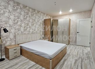 Продаю 3-ком. квартиру, 74.1 м2, Курск, Студенческая улица, 12