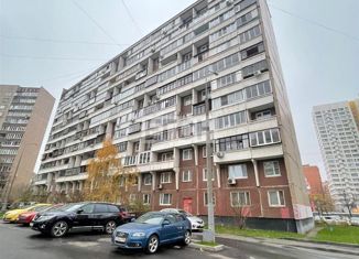 Продается двухкомнатная квартира, 52 м2, Москва, улица Маршала Полубоярова, 2, улица Маршала Полубоярова