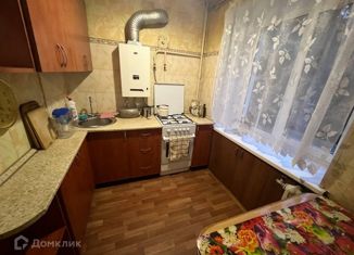 Сдам в аренду 2-ком. квартиру, 46 м2, Дзержинск, проспект Ленинского Комсомола, 14