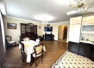 Сдается в аренду трехкомнатная квартира, 110 м2, Санкт-Петербург, Смоленская улица, 11к2, метро Фрунзенская