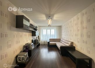 Трехкомнатная квартира в аренду, 63 м2, Санкт-Петербург, проспект Тореза, 9, метро Площадь Мужества