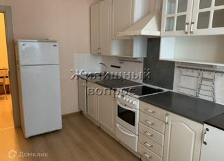 Сдам в аренду 3-комнатную квартиру, 71 м2, Санкт-Петербург, проспект Героев, 23, проспект Героев