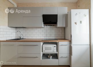 Сдам 1-комнатную квартиру, 38 м2, Санкт-Петербург, проспект Героев, 27к1