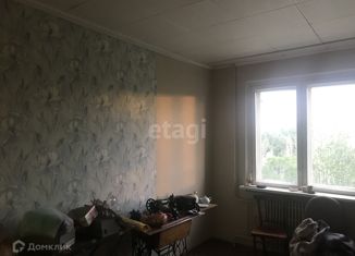 Продается двухкомнатная квартира, 52 м2, Волгоград, район Семь Ветров, улица 8-й Воздушной Армии, 40