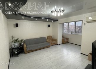 Продается трехкомнатная квартира, 64.3 м2, рабочий посёлок Каменоломни, улица Крупской, 59