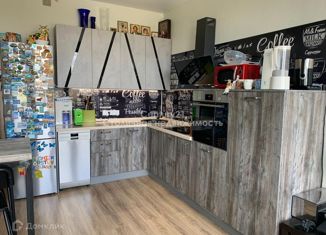 Продается 2-ком. квартира, 71 м2, Москва, Востряковское шоссе, 7с2, метро Озёрная
