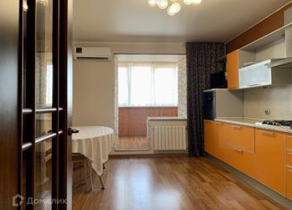 Продам трехкомнатную квартиру, 114 м2, Казань, Волочаевская улица, 8