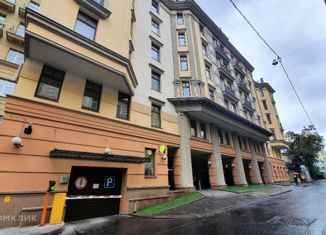 Продаю 2-ком. квартиру, 117 м2, Москва, Большой Каретный переулок, 24с2, метро Цветной бульвар