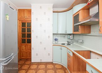 Продажа 2-ком. квартиры, 52 м2, Нижневартовск, улица Чапаева, 13