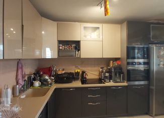 Продается двухкомнатная квартира, 75.1 м2, Москва, улица Введенского, 23к2, метро Беляево