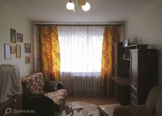 Трехкомнатная квартира на продажу, 61.2 м2, деревня Сметанино, улица Липатенкова, 10