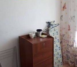 Продам 1-комнатную квартиру, 10.5 м2, Артём, улица Кирова, 79