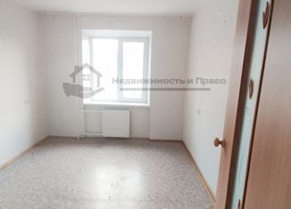 Продается 2-комнатная квартира, 46 м2, Магнитогорск, улица Бориса Ручьева, 8