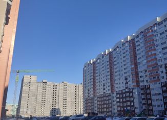 Сдается однокомнатная квартира, 40 м2, Оренбург, улица Дорофеева, 7