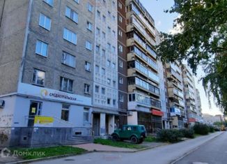 Продаю 3-ком. квартиру, 57 м2, Екатеринбург, улица Академика Бардина, 29, метро Геологическая