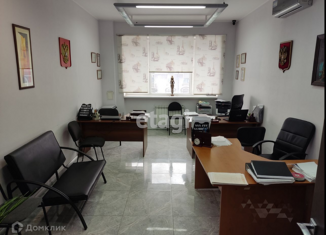 Продается офис, 24 м2, поселок городского типа Кедровый, площадь Ленина