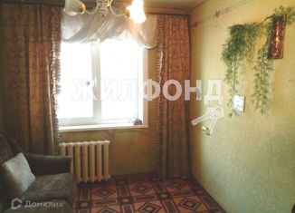 Продаю 3-комнатную квартиру, 55.8 м2, Новосибирск, улица Шмидта, 12, улица Шмидта