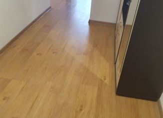 Сдам в аренду 2-ком. квартиру, 70 м2, Барнаул, улица Сизова, 14Б