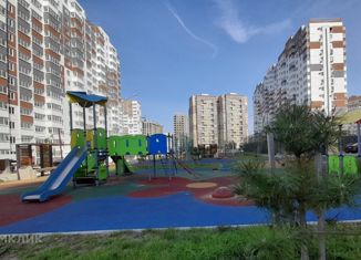 Продажа 2-ком. квартиры, 61.23 м2, Новороссийск, улица Удалова, 7, ЖК Уютный