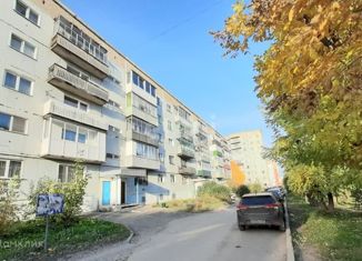 Продаю 2-комнатную квартиру, 51.7 м2, Кемеровская область, бульвар Химиков, 4