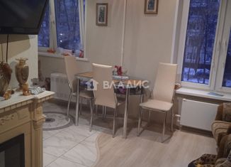 Продам 3-комнатную квартиру, 58 м2, Москва, Барвихинская улица, 20, станция Сетунь