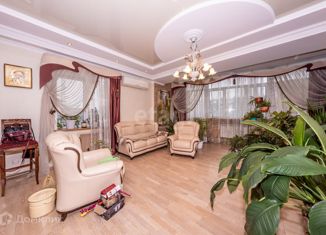 Продается двухкомнатная квартира, 116 м2, Череповец, улица Наседкина, 8