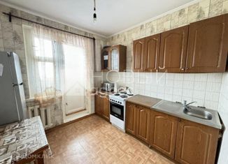 Продам 3-комнатную квартиру, 70 м2, Тюменская область, улица Чкалова, 40