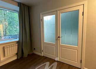 Продажа 3-ком. квартиры, 71.6 м2, Москва, улица Маршала Бирюзова, 34, метро Октябрьское поле